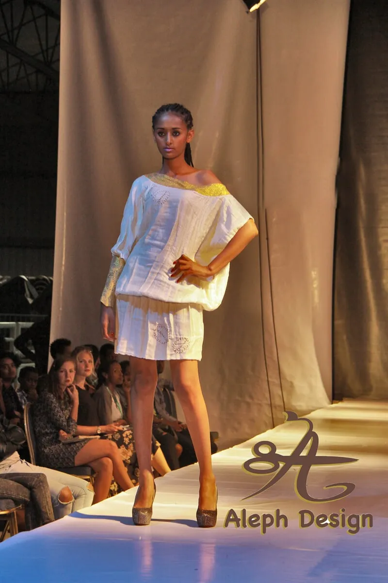 WOMENS'S BRIDAL DRESS
